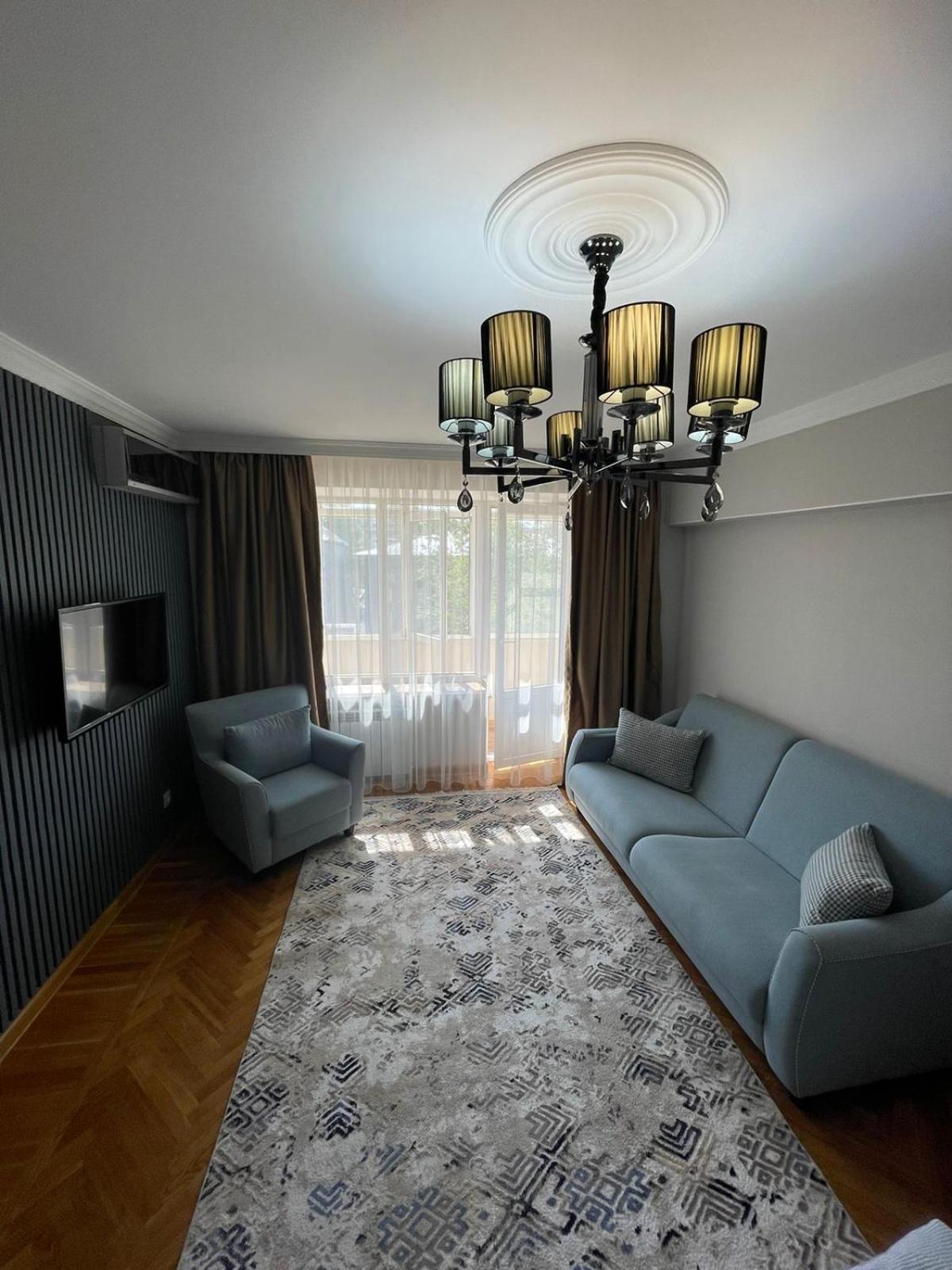 Апартаменты На Арбате Almaty Esterno foto